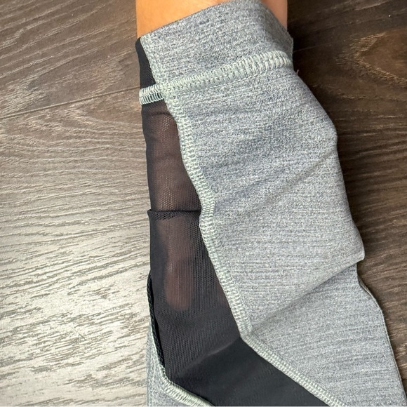 Lululemon Inspire Tight II Gray /Black zip Pockets Mesh Panels Womens - Picture 2 of 8